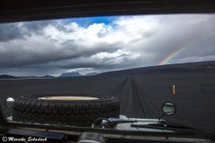 Typischer Wettermix für Island: Sonne, Regen, Regenbogen