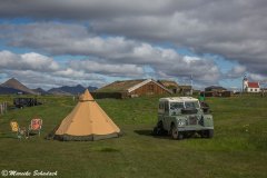 Möðrudalur Camping mit Land Rover Serie II und Tipi