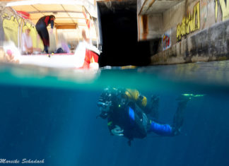 Diving in a submarine bunker Tauchen im U-Boot-Bunker