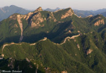 Chinesische Mauer – Sonnenaufgang und Sonnenuntergang Chinesische Mauer Sonnenaufgang und Sonnenuntergang