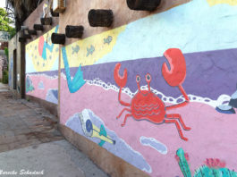 Street-Art in La Paz, Mexiko - Murals und Skulpturen vom Feinsten. "Cambiando" von Hellcat
