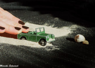 Tips for Outdoor Feeling at Home #stayathome - land-rover-spielzeugauto