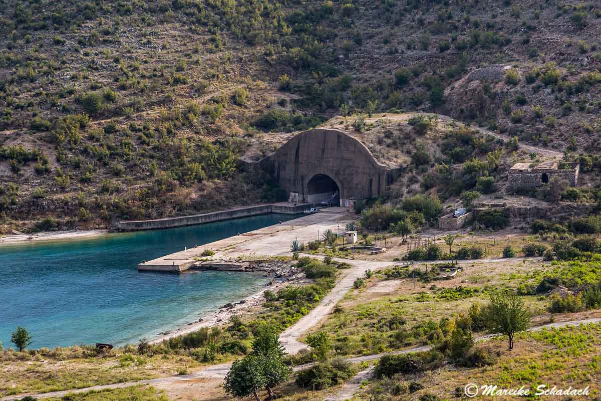 U-Boot Bunker bei Palermo, Albanien