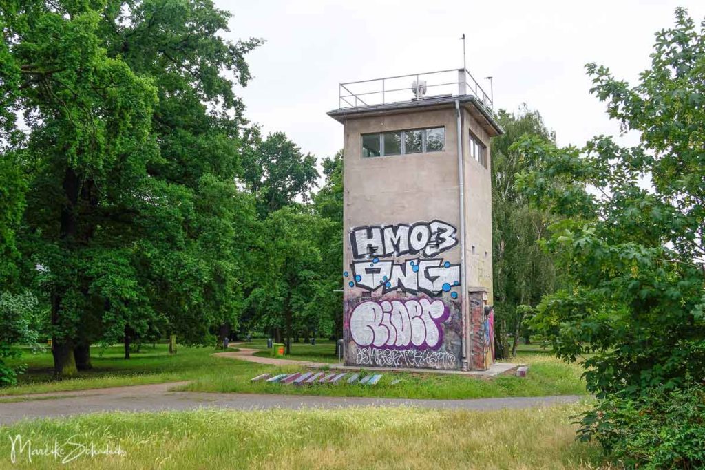 Wachtürme und Reste der Berliner Mauer