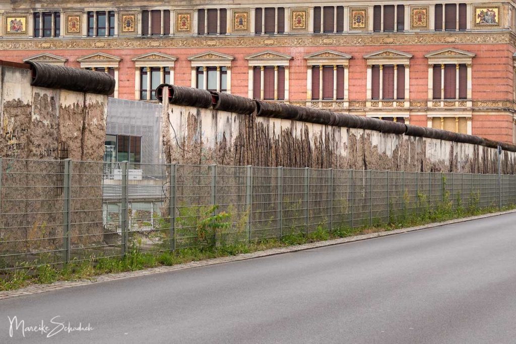 Wachtürme und Reste der Berliner Mauer