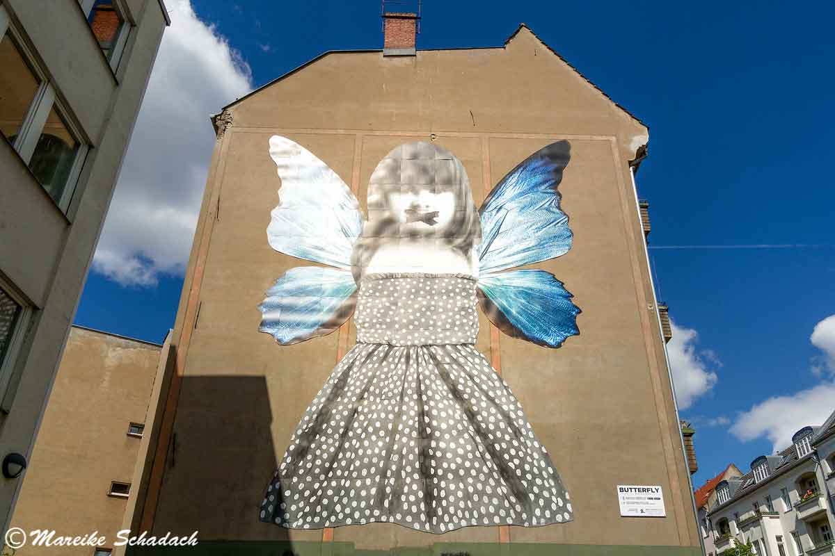 Mural von Michelle Tombolini: Butterfly - Street Art Map Berlin