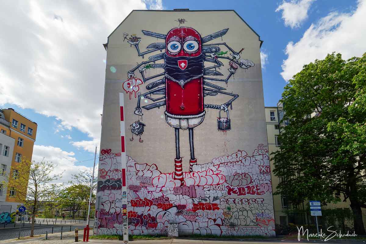 Mural von One Truth: Swiss Knife - Street Art Map Berlin