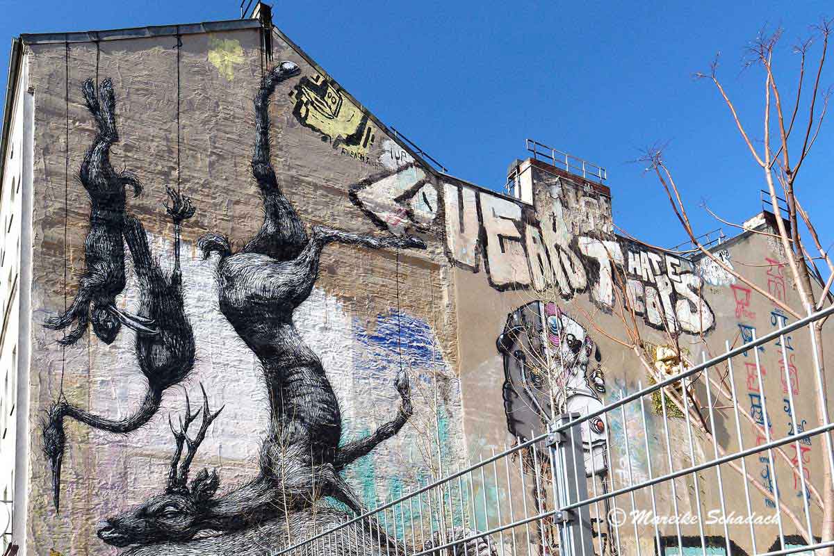 Mural von Roa: Nature Morte - Street Art Map Berlin