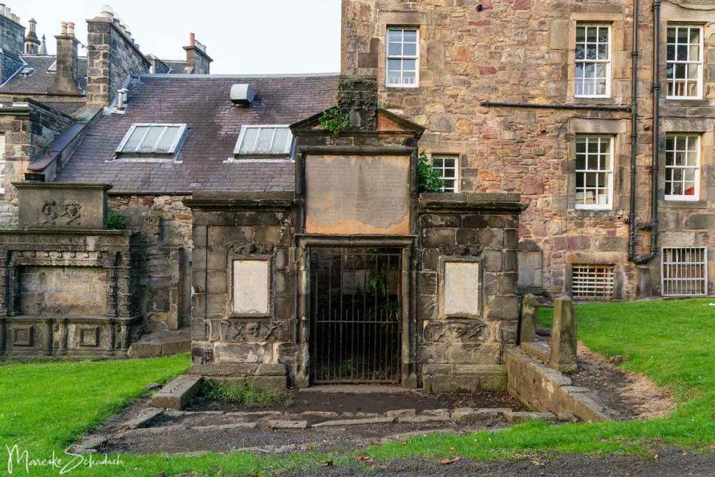 Toter Hund und Poltergeist Greyfriars Friedhof in Edinburgh