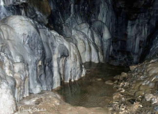 Meereshöhle “Spar Cave” auf der Isle of Skye Meereshöhle "Spar Cave" auf der Isle of Skye