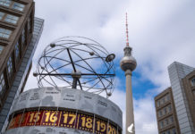 DDR Architektur in Berlin: Fototour vom Alexanderplatz zum Frankfurter Tor DDR-Architektur in Berlin: Fototour vom Alexanderplatz zum Frankfurter Tor