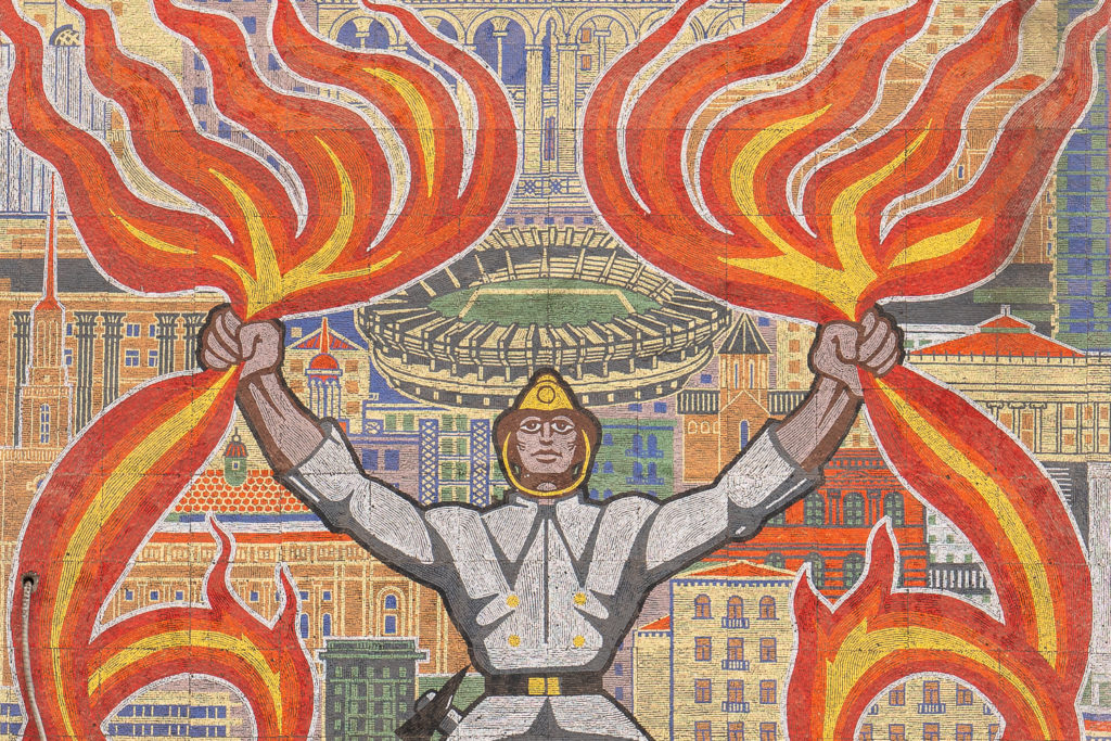 Detail vom Mosaik bei der Feuerwache Saburtalo in Tiflis