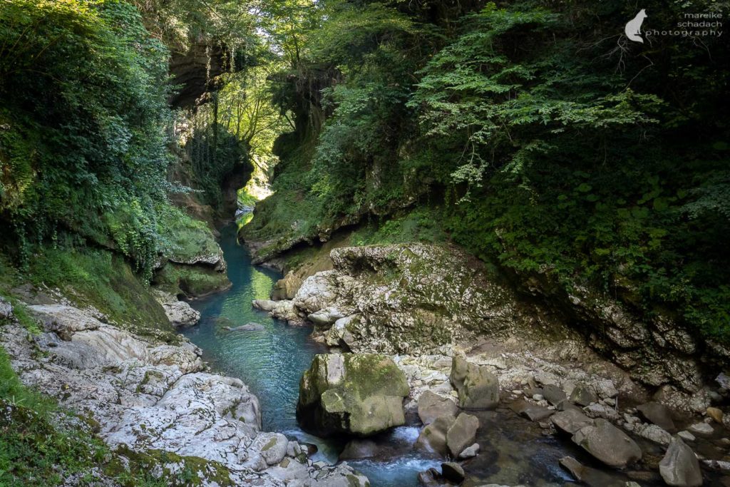 Fluß Abasha im Martvili Canyon in Georgien