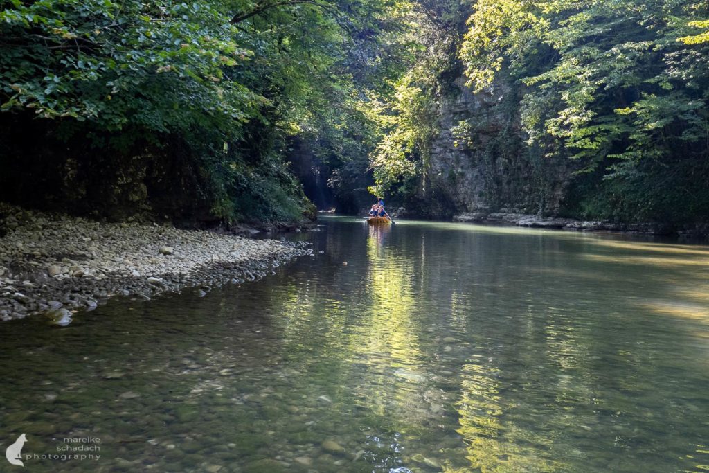 Boot im Martvili Canyon in Georgien