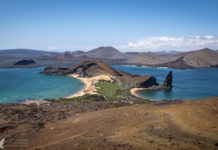 Galapagos Insel Bartolome – Mondlandschaft mit Pinguinen Galapagos Insel Bartolome – Mondlandschaft mit Pinguinen