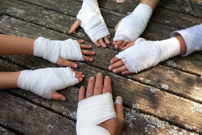 Outdoor Erste-Hilfe: Draußen hilft nur, was du aus dem Stand kannst und oft genug geübt hast.