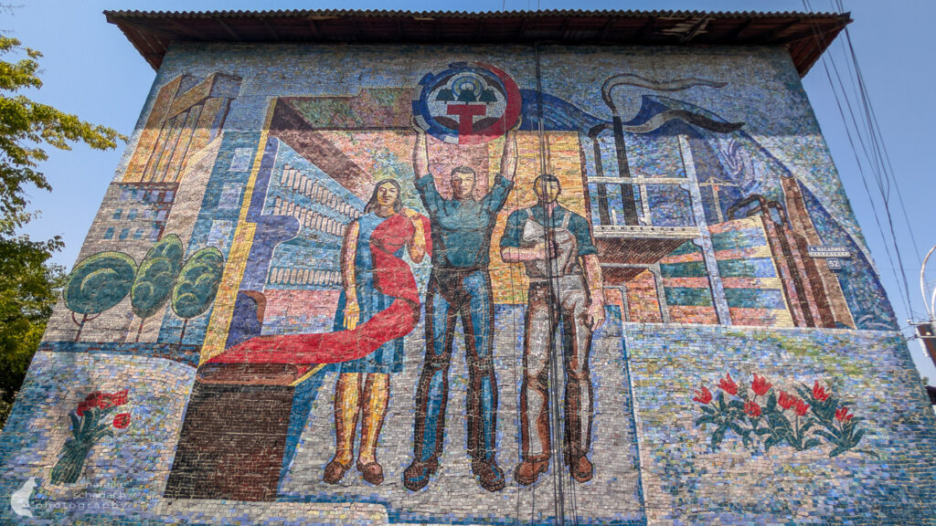 Mosaik aus Sowjetzeit in Osch